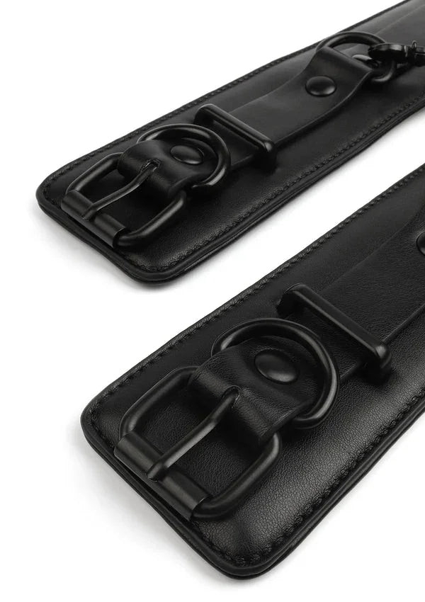 Bestel: Precision Wrist Cuffs by Vantage 8 Avanza - bij Happytoys.nl, happytoys.be, Happytoys.ae: erotische sex webshop | liever Happy dan Easy âââââ