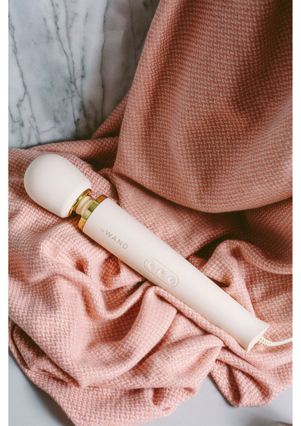 Bestel: Le Wand Plugin Massager by LeWand - bij Happytoys.nl, happytoys.be, Happytoys.ae: erotische sex webshop | liever Happy dan Easy ⭐⭐⭐⭐⭐