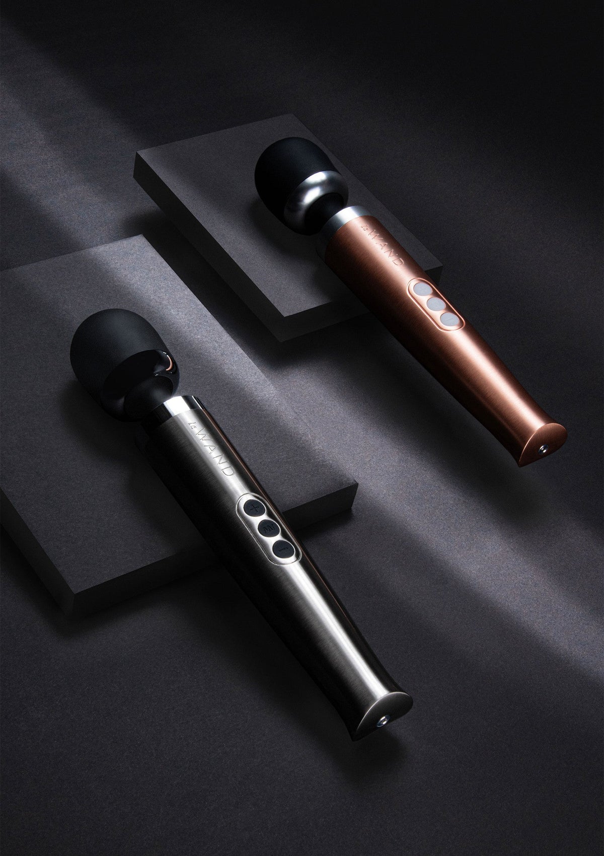 Bestel: Die Cast Rechargeable Vibrating Massager by Le Wand - bij Happytoys.nl, happytoys.be, Happytoys.ae: erotische sex webshop | liever Happy dan Easy âââââ