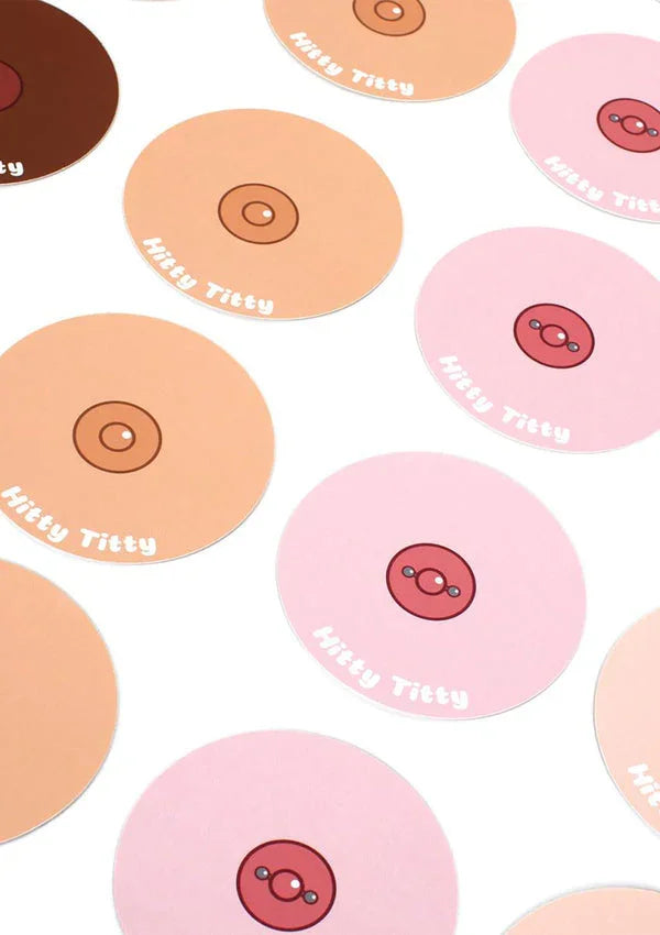 Bestel: Hitty Titty Card Game by Tease & Please - bij Happytoys.nl, happytoys.be, Happytoys.ae: erotische sex webshop | liever Happy dan Easy ⭐⭐⭐⭐⭐