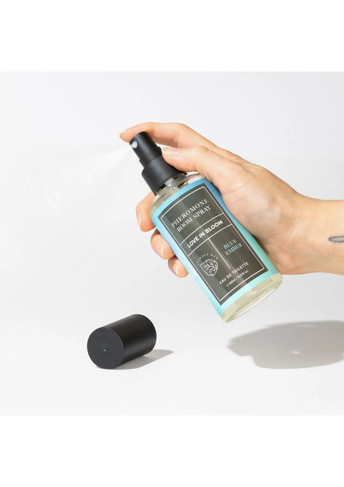 Bestel: Room Phero Attract Her 150 ml by Eye of Love Bloom - bij Happytoys.nl, happytoys.be, Happytoys.ae: erotische sex webshop | liever Happy dan Easy âââââ