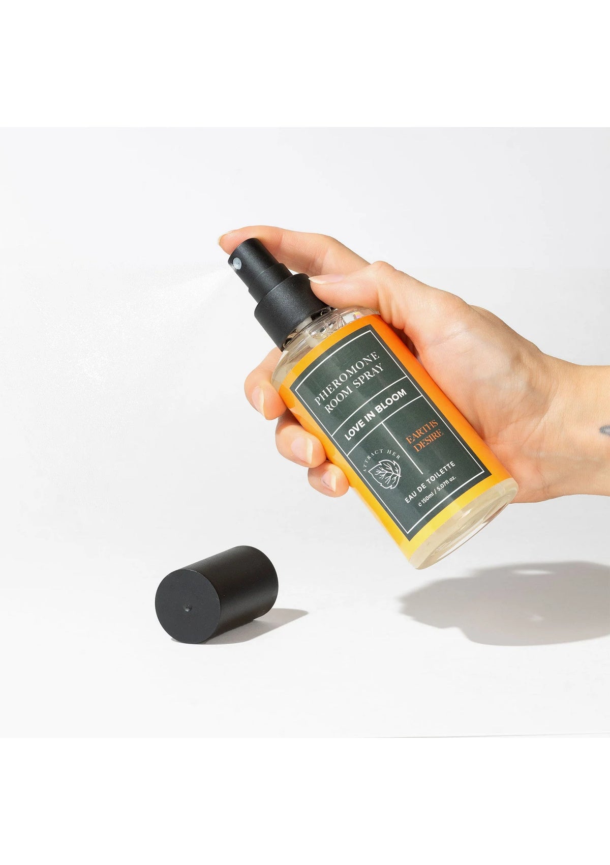 Bestel: Room Phero Attract Her 150 ml by Eye of Love Bloom - bij Happytoys.nl, happytoys.be, Happytoys.ae: erotische sex webshop | liever Happy dan Easy âââââ