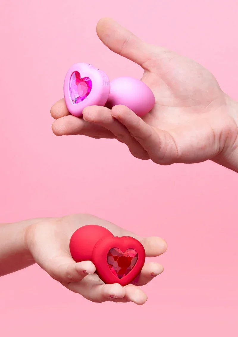 Bestel: Vibrating Heart Plug S/M by B - Vibe - bij Happytoys.nl, happytoys.be, Happytoys.ae: erotische sex webshop | liever Happy dan Easy ⭐⭐⭐⭐⭐