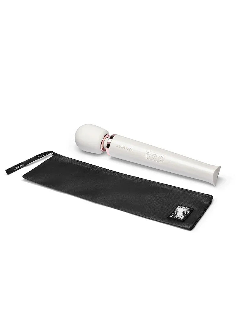 Bestel: Rechargeable Massager by Le Wand - bij Happytoys.nl, happytoys.be, Happytoys.ae: erotische sex webshop | liever Happy dan Easy ⭐⭐⭐⭐⭐