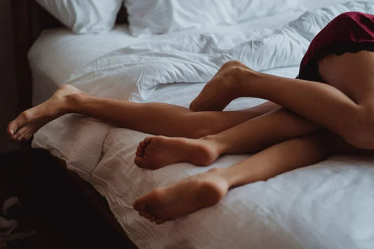 De mythes over Lesbische sex en voorspel - Happytoys Sexshop: online sex shop for Feeling Happy & Easy 😊 - Discreet geleverd