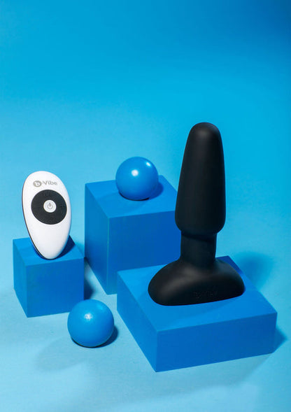 Rimming Plug 2 with remote control by B-Vibe