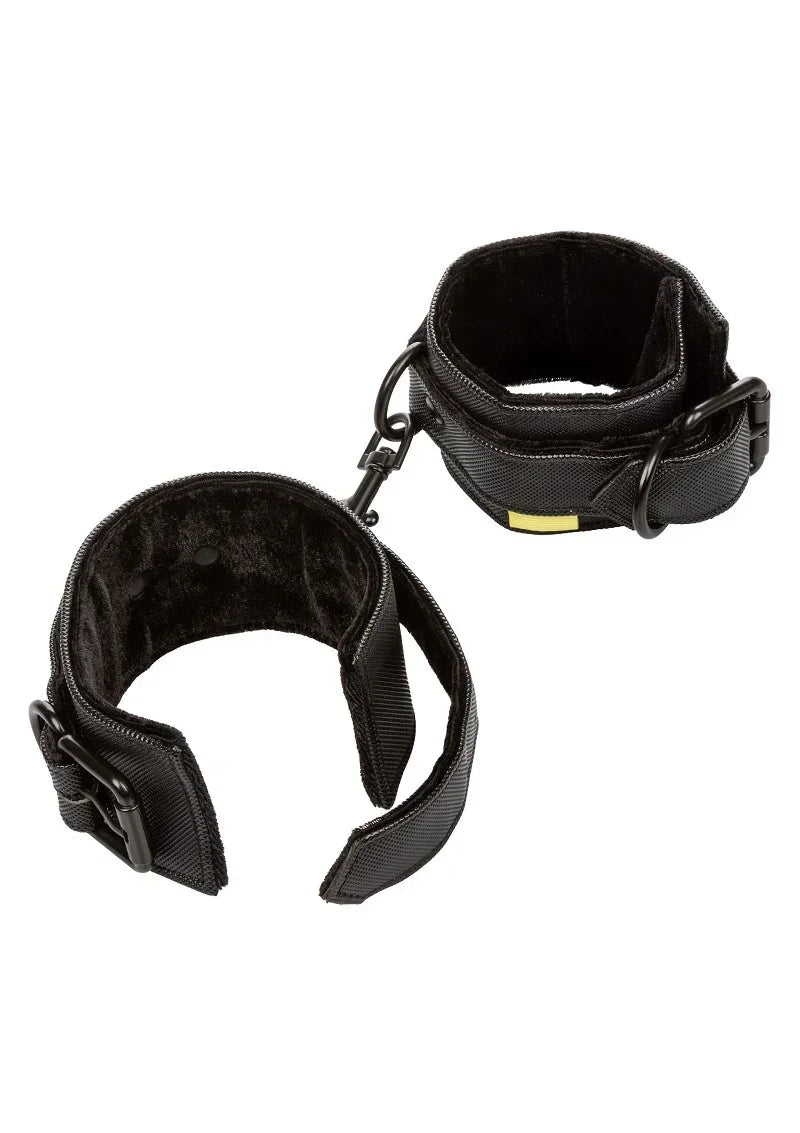CalExoticsBoundlessWristCuffs4 @ Happytoys Sexshop: online sex shop for Feeling Happy & Easy 😊 the erotic store owned by a woman