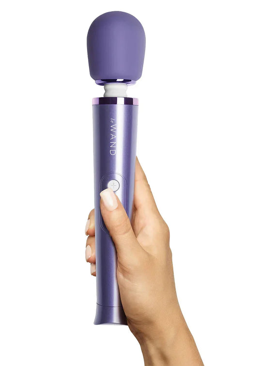 LeWandPetiteRechargeable_violet_1 @ Happytoys Sexshop: online sex shop for Feeling Happy & Easy 😊 the erotic store owned by a woman